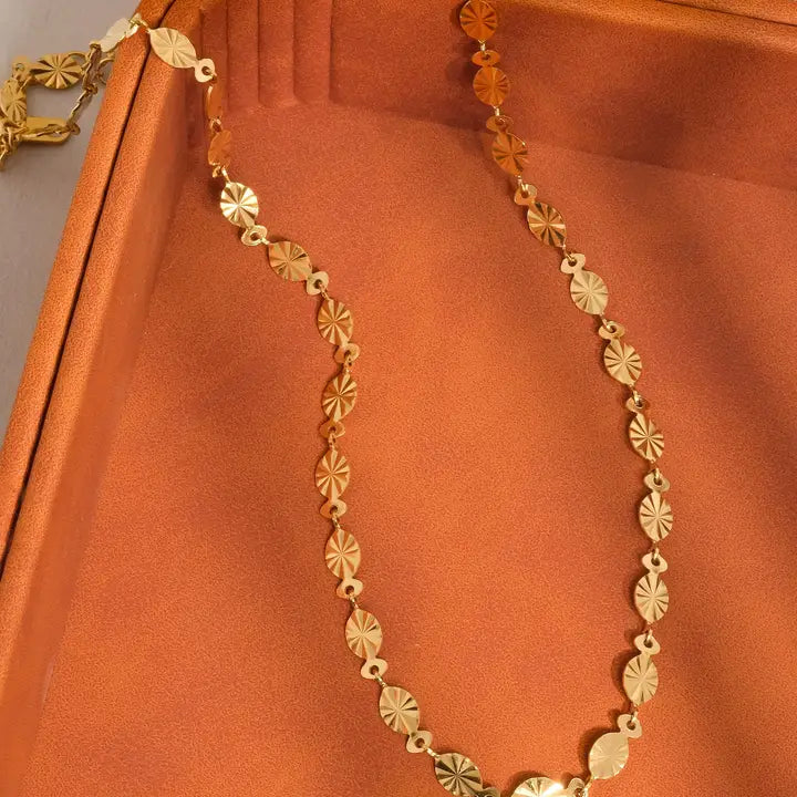 Bise 18K Necklace