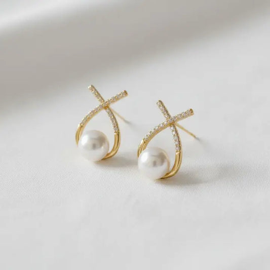Intertwined Pearl Studs